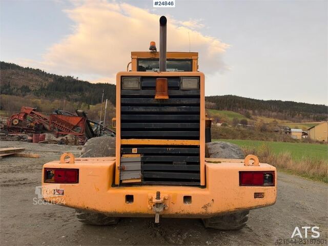  Volvo L120B Wheel loader with bucket