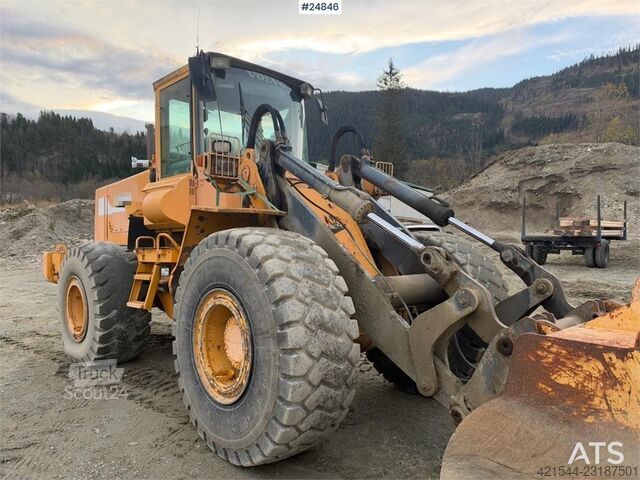  Volvo L120B Wheel loader with bucket