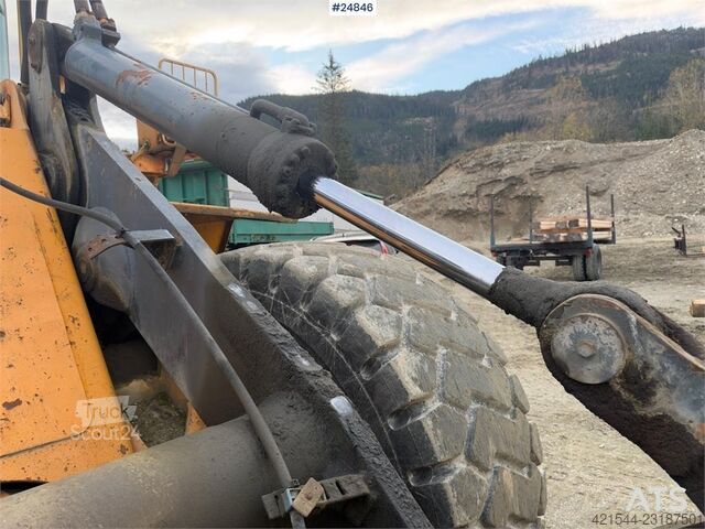  Volvo L120B Wheel loader with bucket
