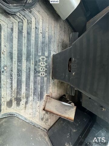  CASE 721B Wheel Loader with bucket