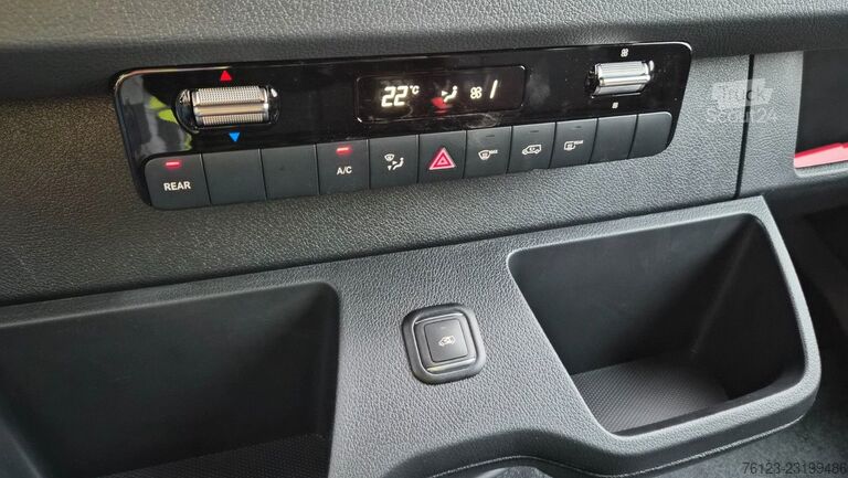 Minibussi MERCEDES-BENZ Sprinter 315 VIP Mobility 23 Airline Stock