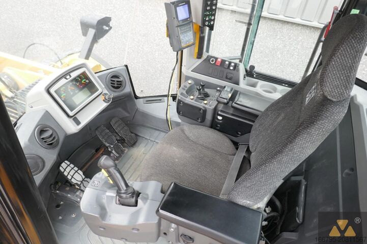 колісний навантажувач Caterpillar 980M