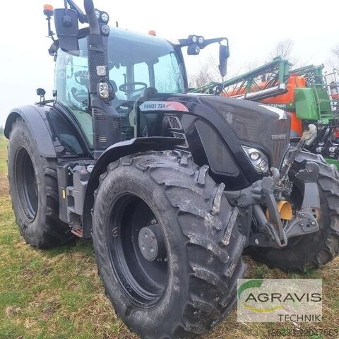 Traktor Fendt 724 VARIO S4