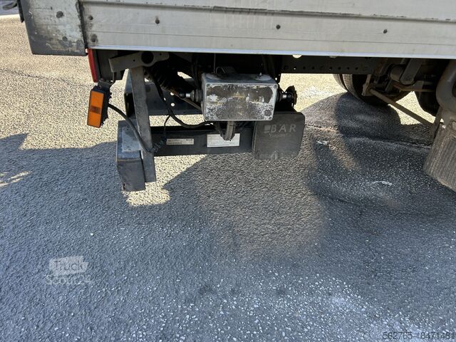 Camion cu platformă de lucru aeriană Mercedes-Benz Atego 813
