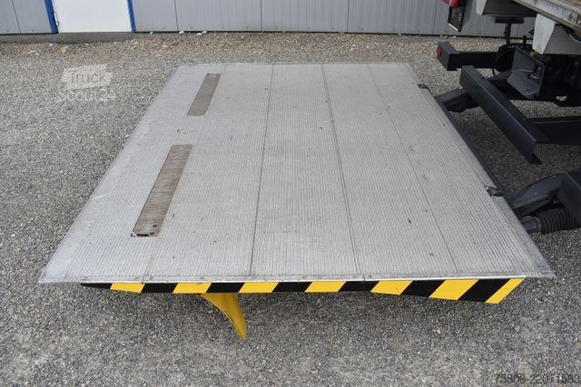 Autocarro con cassone MERCEDES-BENZ Atego 1529 4x2 Koffer LBW AHK Top Zustand