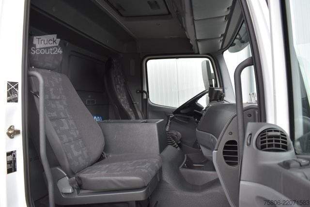 Autocarro con cassone MERCEDES-BENZ Atego 1529 4x2 Koffer LBW AHK Top Zustand