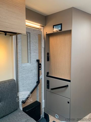 Polintegriran avtodom BÜRSTNER CAMPEO TD 690 G Freistaat Edition Hubbett