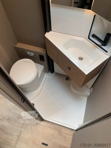 Polintegriran avtodom BÜRSTNER CAMPEO TD 690 G Freistaat Edition Hubbett