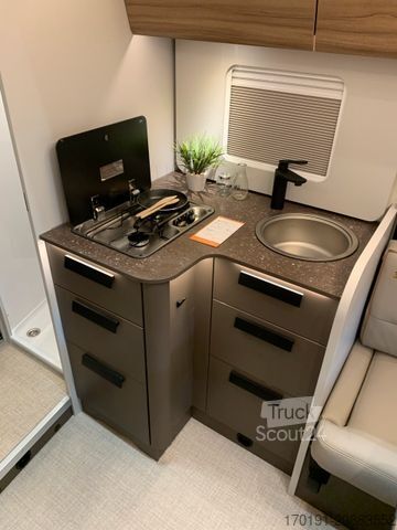 Polintegriran avtodom BÜRSTNER B 66 TD 732 G