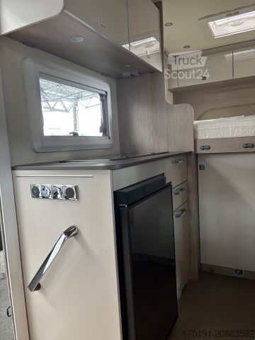 Polintegriran avtodom BÜRSTNER LINEO T 590 G Markise Solar