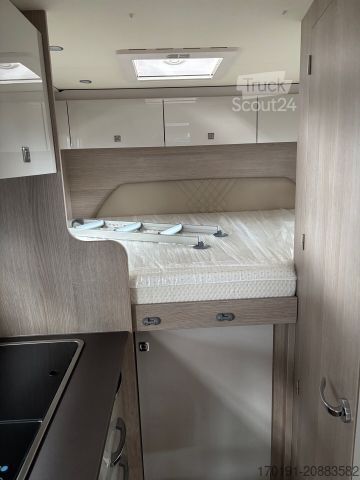 Polintegriran avtodom BÜRSTNER LINEO T 590 G Markise Solar