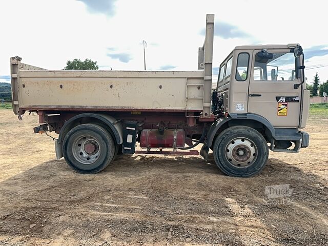 Benne Renault M180