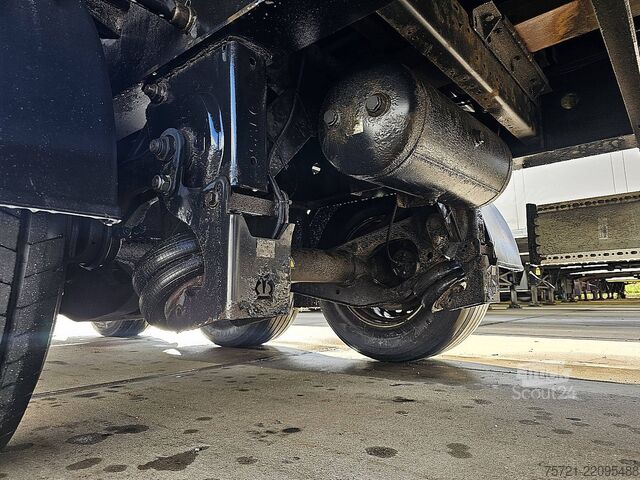 Stumdomi tentai KRONE SD STEERAXLE TAILLIFT