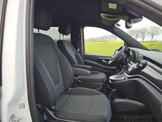 Пътнически транспорт MERCEDES-BENZ EQV 300 5 + 2 Zits Rolstoel!