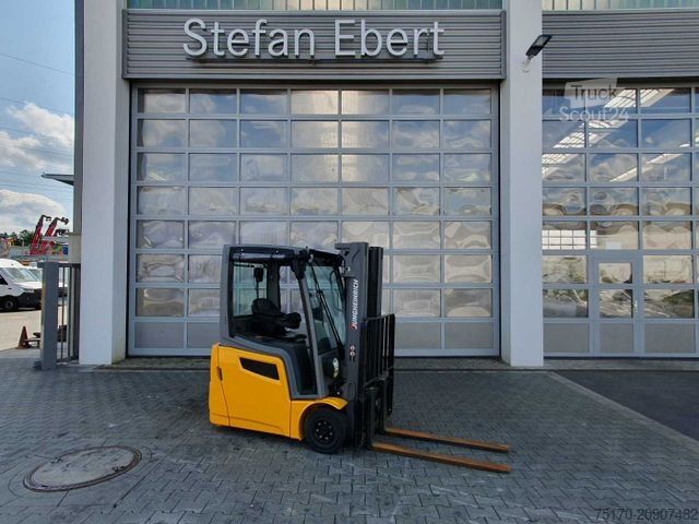 Első homlokrakodó targonca JUNGHEINRICH EFG 215 / Triplex: 4.25m! / SS / nur 3.488h!