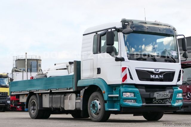 Camion plateau MAN TGM 15.290 Baumaschinentransporter Navi Euro 6