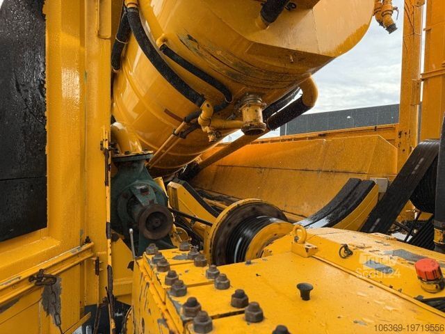 Vacuum tank truck MERCEDES-BENZ 3258 RHD 8x4-4 Wiedemann Super 1000 Recycler