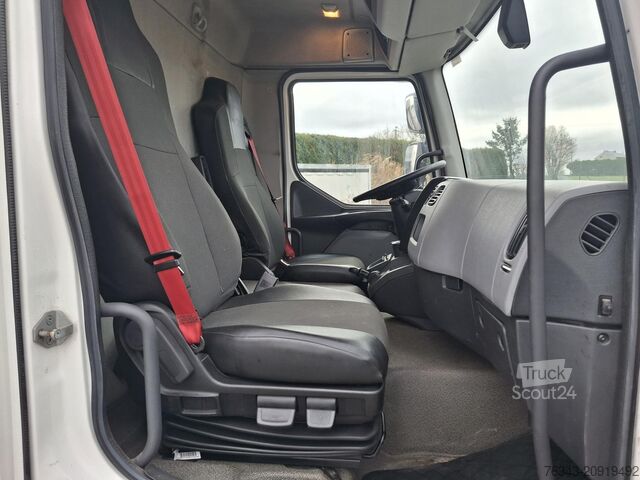 Dėžinis sunkvežimis RENAULT D12-210 - E6 - PROBLEME CHAUFFE MOTEUR