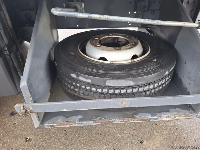 Dėžinis sunkvežimis RENAULT D12-210 - E6 - PROBLEME CHAUFFE MOTEUR