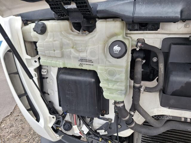 Dėžinis sunkvežimis RENAULT D12-210 - E6 - PROBLEME CHAUFFE MOTEUR