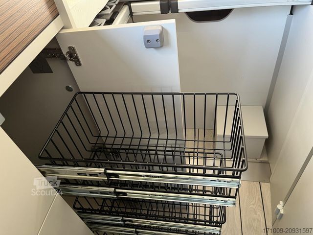 Kastenwagen Wohnmobil / Campervan WESTFALIA Columbus 600 E 180 PS 8G  Skyview ACC Solar