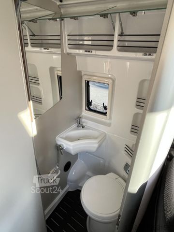 Kastenwagen Wohnmobil / Campervan WESTFALIA Columbus 600 E 180 PS 8G  Skyview ACC Solar