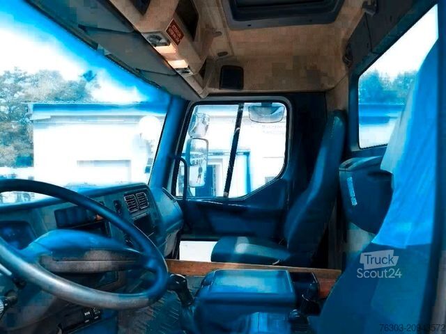 LKW mit Pritsche (offen) RENAULT 270dci *Pritsche/Kran /Fassi*