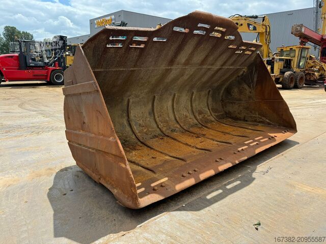 Standarta kauss Caterpillar Bucket 988H