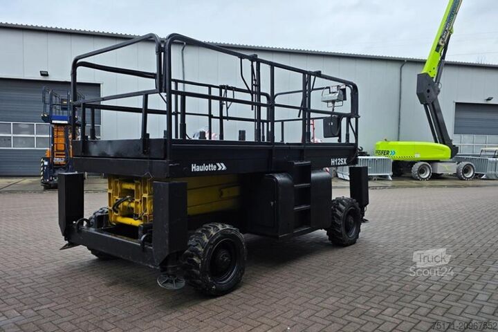 Podnośnik nożycowy Haulotte H12SX Diesel, 4x4 Drive, 12m Working Height, 700kg