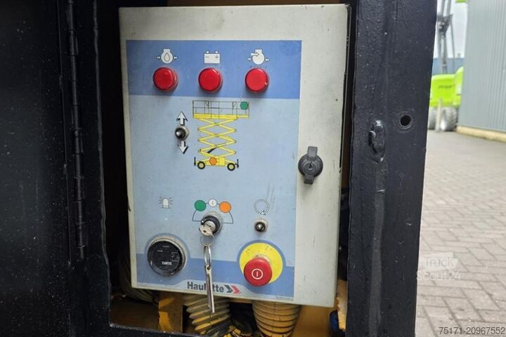 Podnośnik nożycowy Haulotte H12SX Diesel, 4x4 Drive, 12m Working Height, 700kg