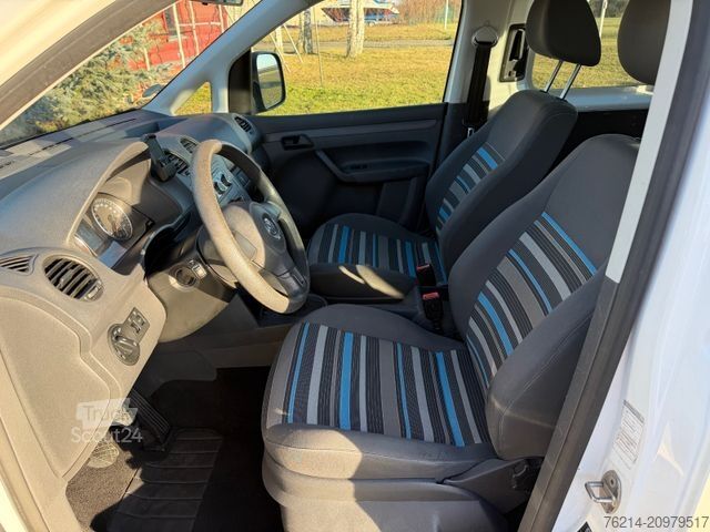 Duba panelată VOLKSWAGEN Caddy 1.6 TDI Tempomat AHK Climatic 5 Sitzer1