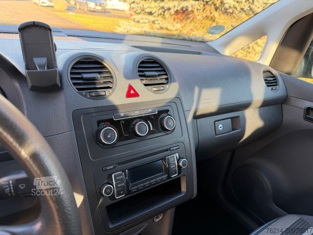 Duba panelată VOLKSWAGEN Caddy 1.6 TDI Tempomat AHK Climatic 5 Sitzer1