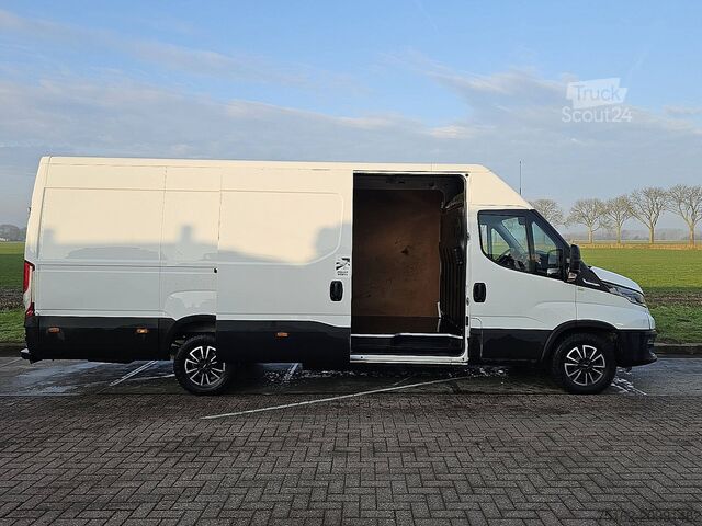 Break à toit surélevé IVECO DAILY 35 S 14 NV 3.0 AUT. L3H2