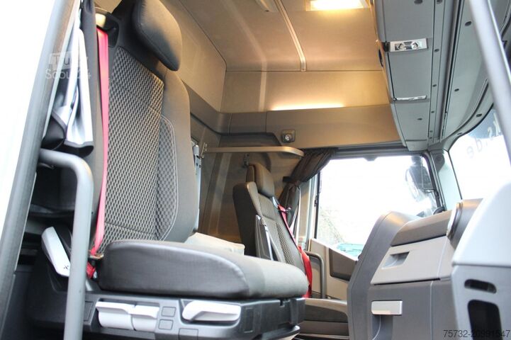 Tracteur routier standard Renault T440   Kühlbox  Alu-Felgen   VollSpoiler   Navi