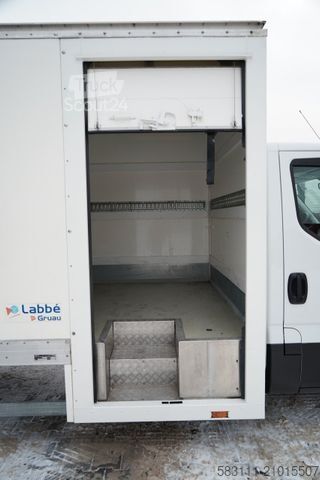 Koelwagen met geïsoleerde laadbak IVECO DAILY 50-180 /  IZOTERMA  / KONTENER  5,5 M / WI