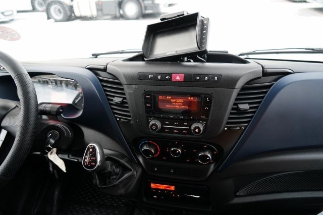 Koelwagen met geïsoleerde laadbak IVECO DAILY 50-180 /  IZOTERMA  / KONTENER  5,5 M / WI