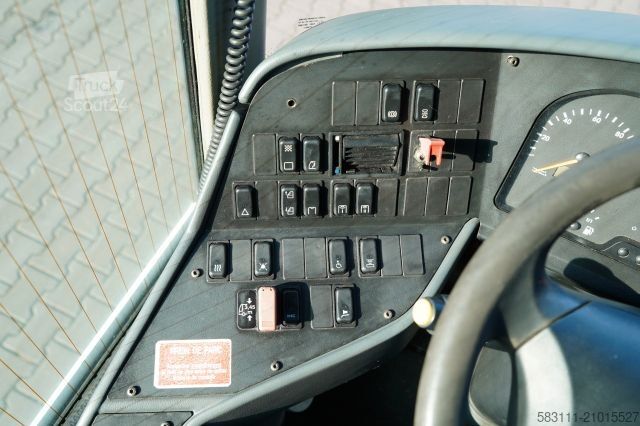 Autobus MERCEDES-BENZ INTOURO / EURO 5 / MANUAL / SPROWADZONY /