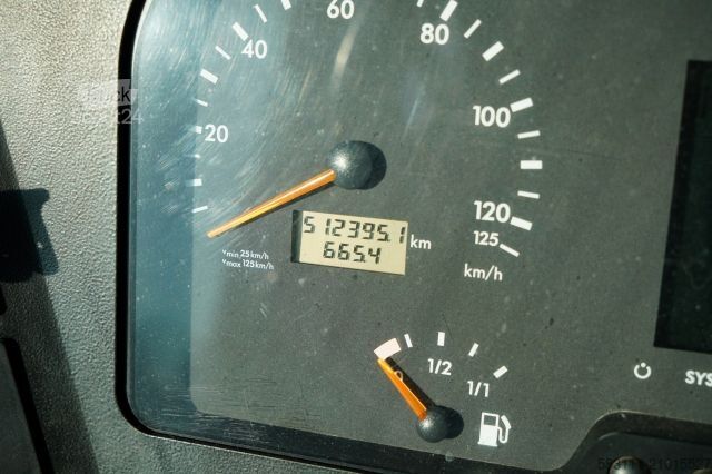 Autobus MERCEDES-BENZ INTOURO / EURO 5 / MANUAL / SPROWADZONY /