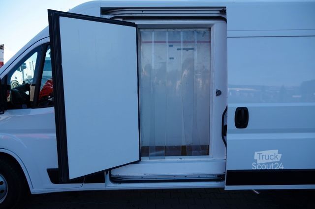 Koelwagen met geïsoleerde laadbak FIAT DUCATO / CH?ODNIA / MUTLITEMPERATURA / 2X AGREGA