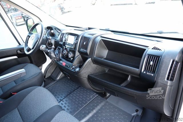 Koelwagen met geïsoleerde laadbak FIAT DUCATO / CH?ODNIA / MUTLITEMPERATURA / 2X AGREGA