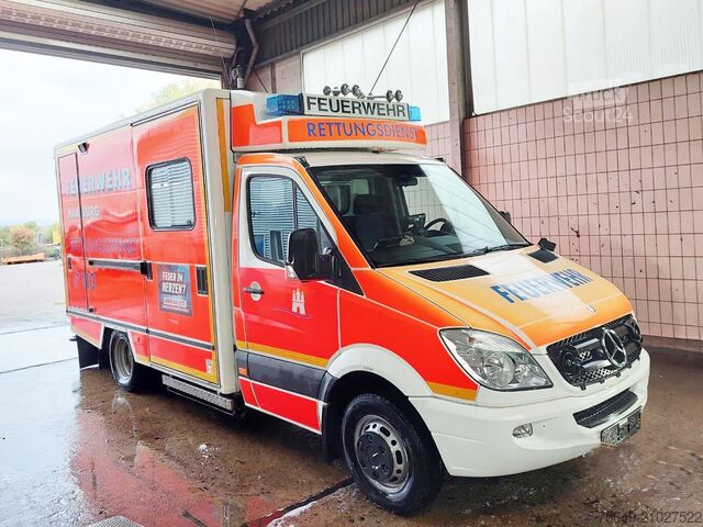 Fourgon tôlé Mercedes-Benz Sprinter 515 CDI 4x2 Sprinter 515 CDI 4x2, Rettungswagen, Retarder