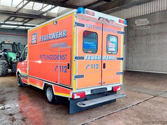Fourgon tôlé Mercedes-Benz Sprinter 515 CDI 4x2 Sprinter 515 CDI 4x2, Rettungswagen, Retarder