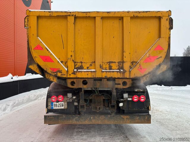 Benne Sisu E11 420 8x2 BOX L=6142 mm