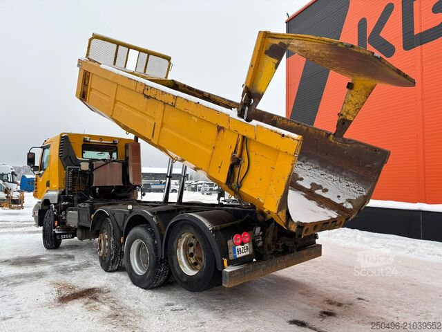 Benne Sisu E11 420 8x2 BOX L=6142 mm