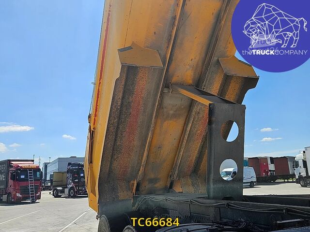 Самоскид DAF 85 CF