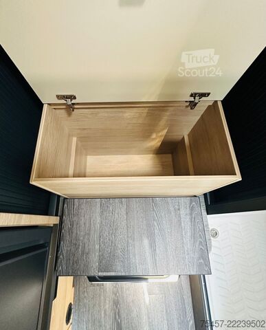 Poluintegrisani kamper WEINSBERG CaraCompact 600 MEG EDITION [PEPPER] MJ 2027 NEU