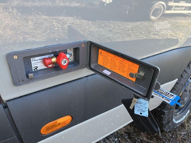 Autocaravana HYMER/ERIBA Grand Canyon S 700 4x4 Autarkie Winter Premium