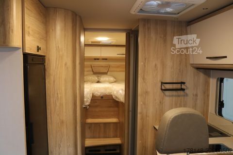 Camping-car semi-intégré Eura Mobil Profila T 720 EB Mondial Edition