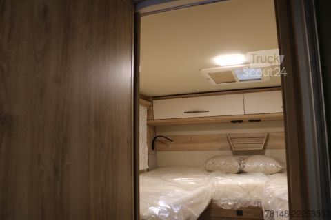 Camping-car semi-intégré Eura Mobil Profila T 720 EB Mondial Edition
