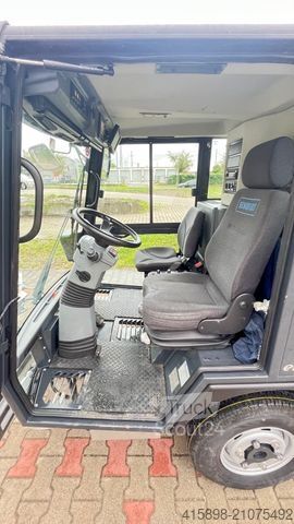 Dostosowany van SCHMIDT Cityjet 3000 Schwemmfahrzeug Wassersprüh Wasser